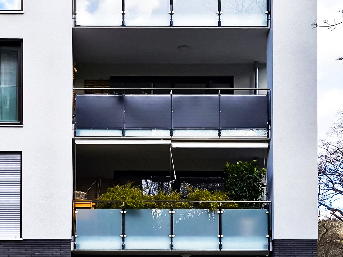 Solar Panel 200W 12V Lightweight Monocrystalline Ultra-Flexible Bendable Mono Off-Grid Charger for Marine RV Cabin Van Car Boat Curve Surfaces